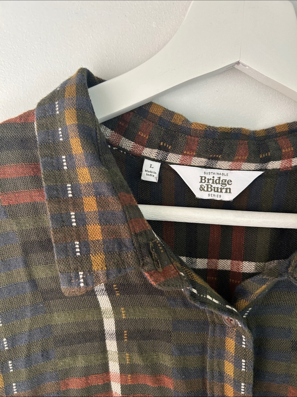 Bridge & Burn sustainable series L button down linen shirt - Picture 2 of 7